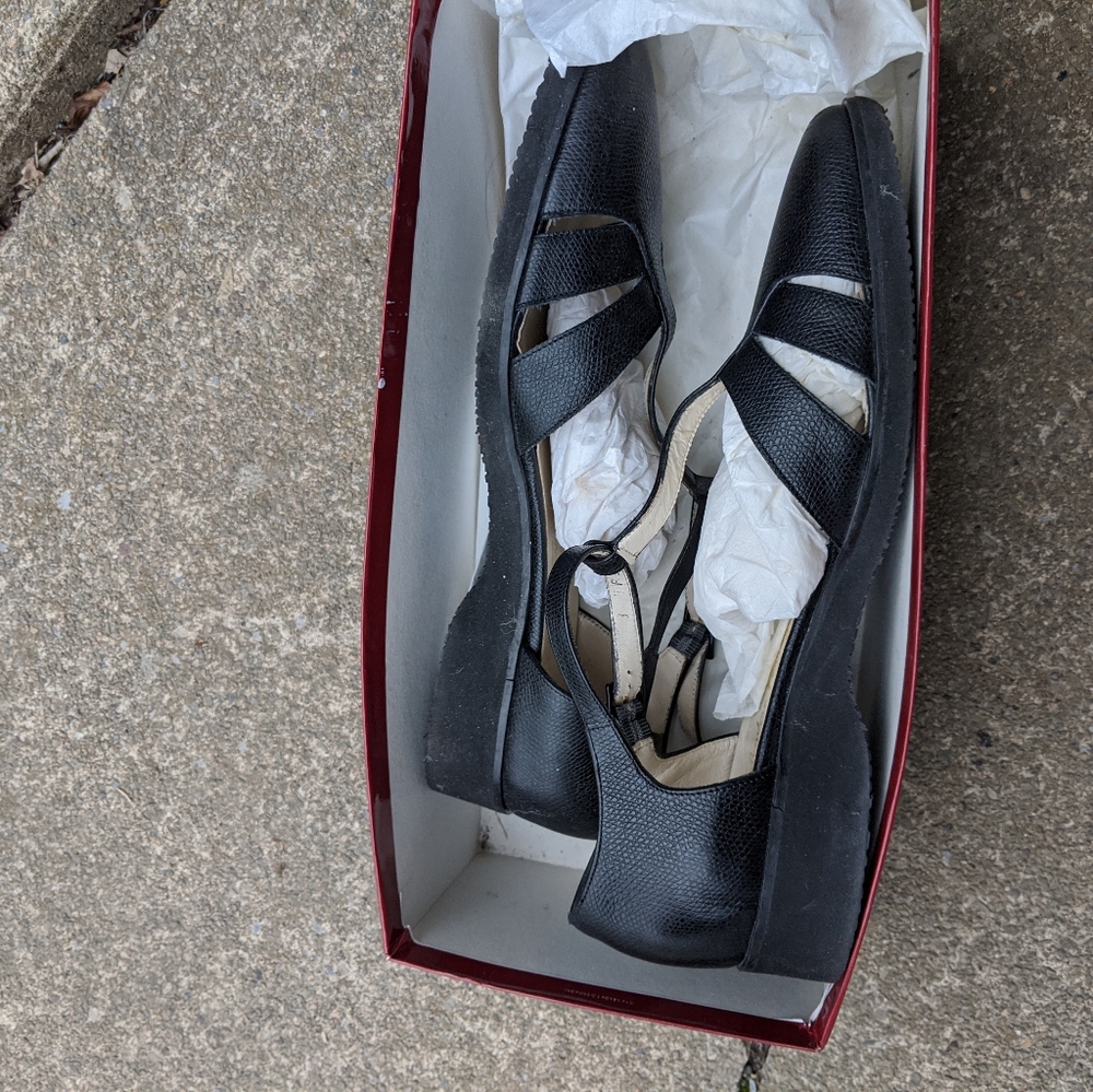 Salvatore Ferragamo Black Leather Sandals 8M